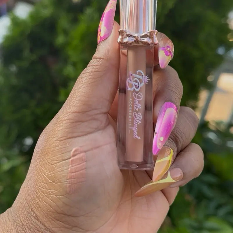 Long-Lasting Nude Matte Liquid Cream with Intense Pigmentation